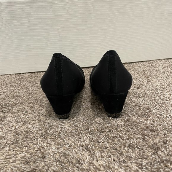 Tory Burch Cadence Black Suede Heel Stretch Wedges Size 8 - Picture 7 of 7